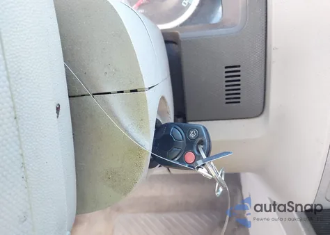 2010 Ford Escape Xlt z USA, uszkodzony, nr VIN 1FMCU0D75AKA35465